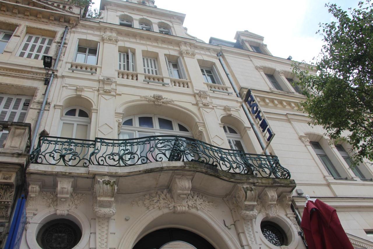 Hotel Au Chapon Fin Poitiers Exteriör bild