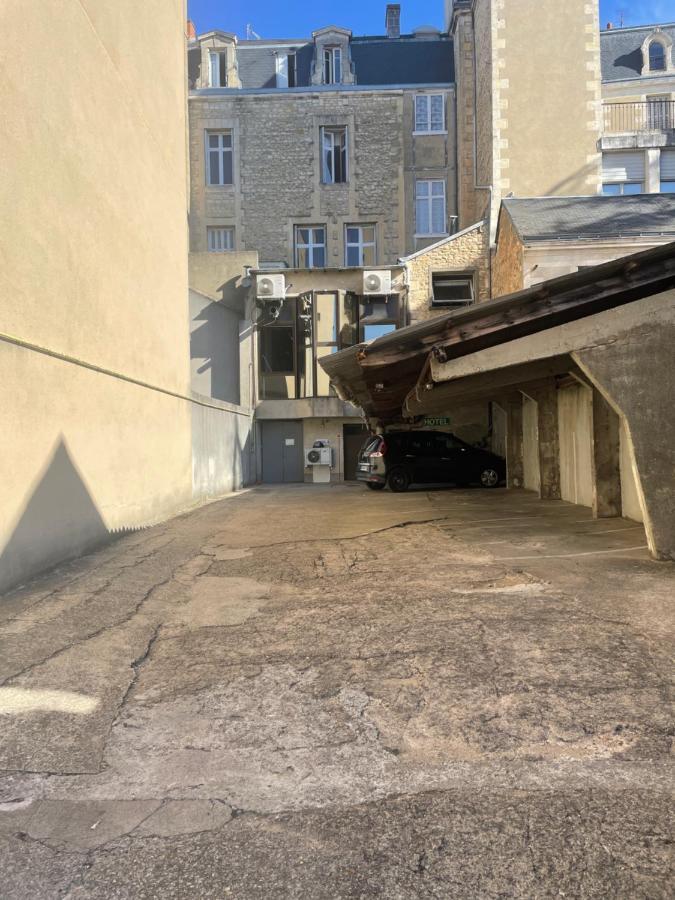 Hotel Au Chapon Fin Poitiers Exteriör bild