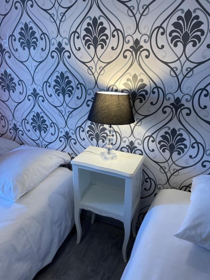 Hotel Au Chapon Fin Poitiers Exteriör bild